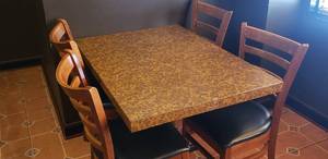 lot 164 image: Table with 4 Chairs - Table Measures 44 x 30