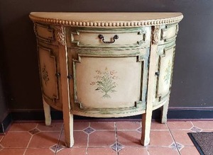 lot 170 image: Half Circle Entryway Table  - Contents Included