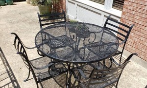 lot 190 image: 4 Metal Patio Table with 4 Chairs