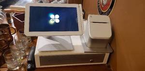 lot 227 image: Clover 3 Piece Point-of-Sale System