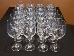 lot 254 image: Lot of 20 Wine Glasses