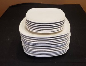 lot 323 image: Lot of 20 Royal Norfolk Plates - 13 10 Plates and 7 7 Plates