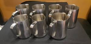lot 330 image: Lot of 7 Pitchers