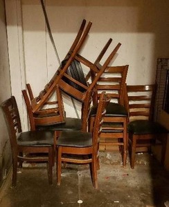 lot 386 image: Lot of 8 Chairs