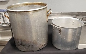 lot 10 image: Lot of 2 Large Aluminum Stock Pots