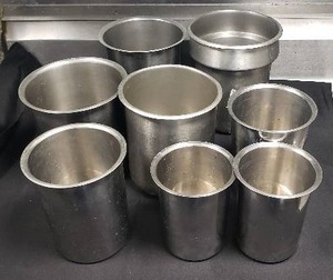 lot 11 image: Lot of 8 Stainless Bain Marie Pots - Various Sizes