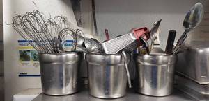 lot 14 image: Lot of Kitchen Untensils - Approximately 50 Pieces