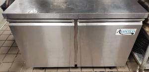 lot 23 image: Avantco Undercounter Refrigerator 48L x 30W x 35H - Model 178TUC48R