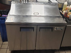 lot 54 image: Avantco 2 Door Refrigerated Sandwich Prep Table 47L x 30W x 43H- Model 178APT48HC