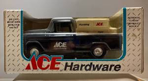 lot 53 image: ERTL 1955 Chevrolet Cameo Pickup Truck Bank 125 Scale Die Cast Truck