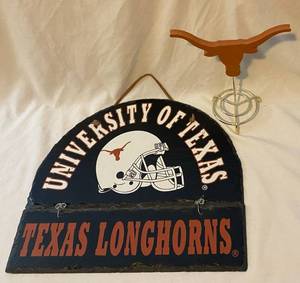 lot 113 image: University of Texas State Wall Hanger and Table topper
