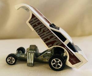 lot 175 image: 1977 Hot Wheels Hersheys Milk Chocolate Dragster