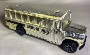 lot 199 image: 1988 Hot Wheels School Bus