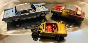 lot 298 image: 3 Vintage Dinky Toys Die Cast Cars made in England