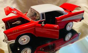 lot 40 image: 1957 Chevy Bel-Air Scale 124 Die Cast Car