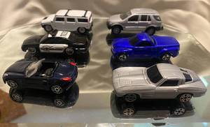 lot 320 image: 6 Maisto Die Cast Cars