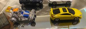 lot 321 image: 4 Maisto Die Cast Cars