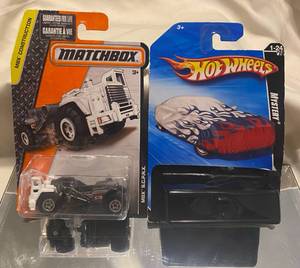 lot 326 image: Matchbox MBX Construction and Hot Wheels Mystery