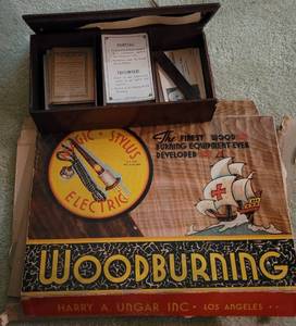 lot 32 image: VINTAGE WOODBURNING KIT AND CARD GAME.
