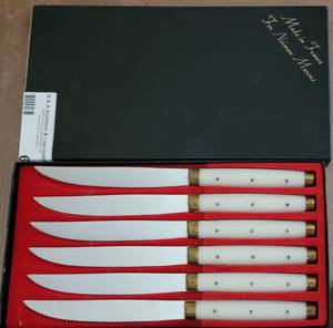 lot 65 image: VINTAGE 1950S NEIMAN MARCUS MADE IN FRANCE KNIFE SET IN ORIGINAL BOX. SEARCH THESE UP