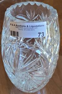 lot 73 image: HEAVY THICK GLASS VASE.