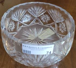 lot 74 image: VINTAGE USSR GENUINE HAND CUT 24% LEAD CRYSTAL BOWL.