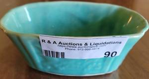 lot 90 image: VINTAGE GLAZED POTTERY BOWL.