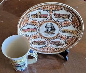 lot 96 image: SHAKESPEARES STRATFORD WEDGWOOD COLLECTIBLE PLATE AND DUNOON STONEWARE MUG.