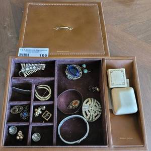 lot 106 image: JEWELRY BOX WITH CONTENTS.