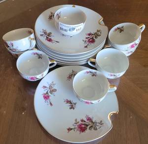 lot 117 image: LOT OF 16 PCS VINTAGE UCAGCO CHINA JAPAN SNACK PLATES AND CUPS. (SOLD 16X THE MONEY)