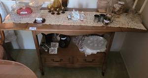 lot 121 image: VINTAGE BUFFET  SERVER WITH FOLDING SIDES AND STORAGE DRAWERS. CONTENTS NOT INCLUDED