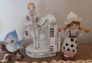 lot 155 image: VINTAGE PORCELAIN FIGURES INCLUDING MADE IN JAPAN.
