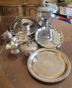 lot 122 image: LOT OF ASSORTED SILVER PLATE PLATTERS, DISHES AND MORE.