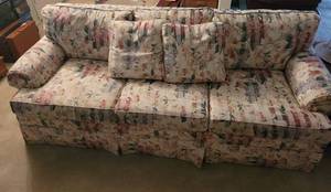 lot 114 image: SOFA WITH CUSHION PILLOWS.