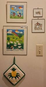lot 133 image: LOT OF WALL DECOR.