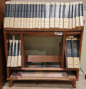 lot 181 image: VINTAGE WOODEN BOOK STAND WITH CONTENTS.