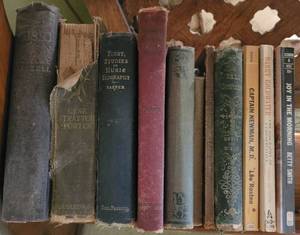 lot 187 image: LOT OF VINTAGE BOOKS.