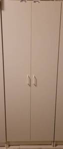 lot 200 image: WHITE 2-DOOR CABINET. CONTENTS NOT INCLUDED