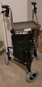 lot 226 image: NOVA TRAVELER 3-WHEEL ROLLING WALKER 4900BK.