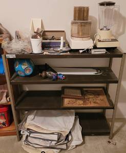 lot 232 image: METAL SHELF WITH CONTENTS INCLUDING KITCHEN ITEMS AND VINTAGE SCALE.