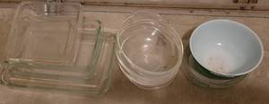 lot 235 image: LOT OF 11 BAKING DISHES INCLUDING VINTAGE PYREX AND FIREKING. (SOLD 11X THE MONEY)