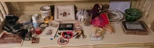 lot 261 image: MIXED CONTENTS AS SHOWN.