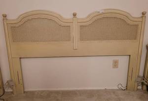 lot 265 image: VINTAGE BED HEADBOARD.