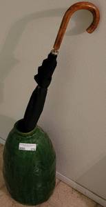 lot 276 image: LARGE CERAMIC VASE  UMBRELLA STAND.