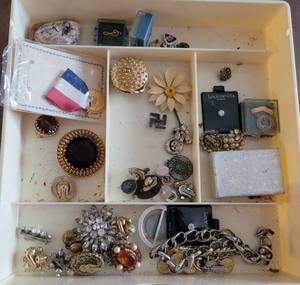 lot 280 image: 10K GOLD PIN, STERLING PIN, VINTAGE MARVELLA ACCESSORIES AND MORE. CHECK IT OUT
