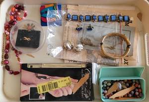 lot 283 image: 925 SILVER BRACELET WITH MATCHING EARRINGS MADE IN MEXICO PLUS MORE.
