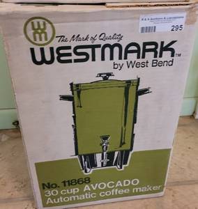 lot 295 image: VINTAGE WESTMARK BY WEST BEND 30 CUP AVOCADO AUTOMATIC COFFEE MAKER 11868 WITH ORIGINAL BOX.