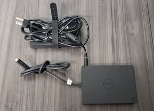 lot 20 image: Dell WD15 Docking Station