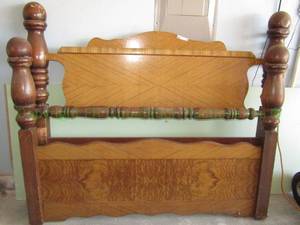 lot 55 image: Vintage bed head and foot board