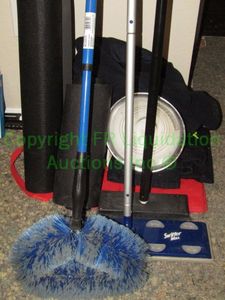 lot 60 image: Cleaning tools plus